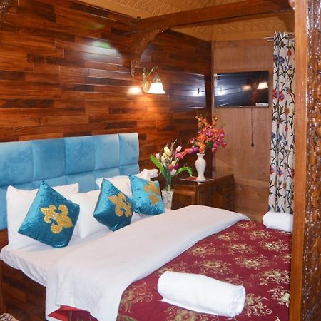 New Lakes Crown Group Of Houseboats Srīnagar エクステリア 写真