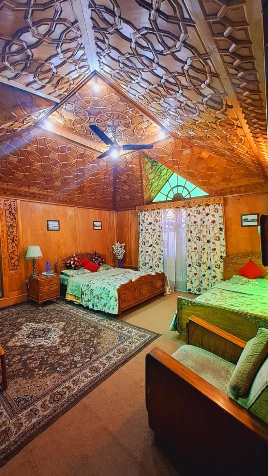 New Lakes Crown Group Of Houseboats Srīnagar エクステリア 写真