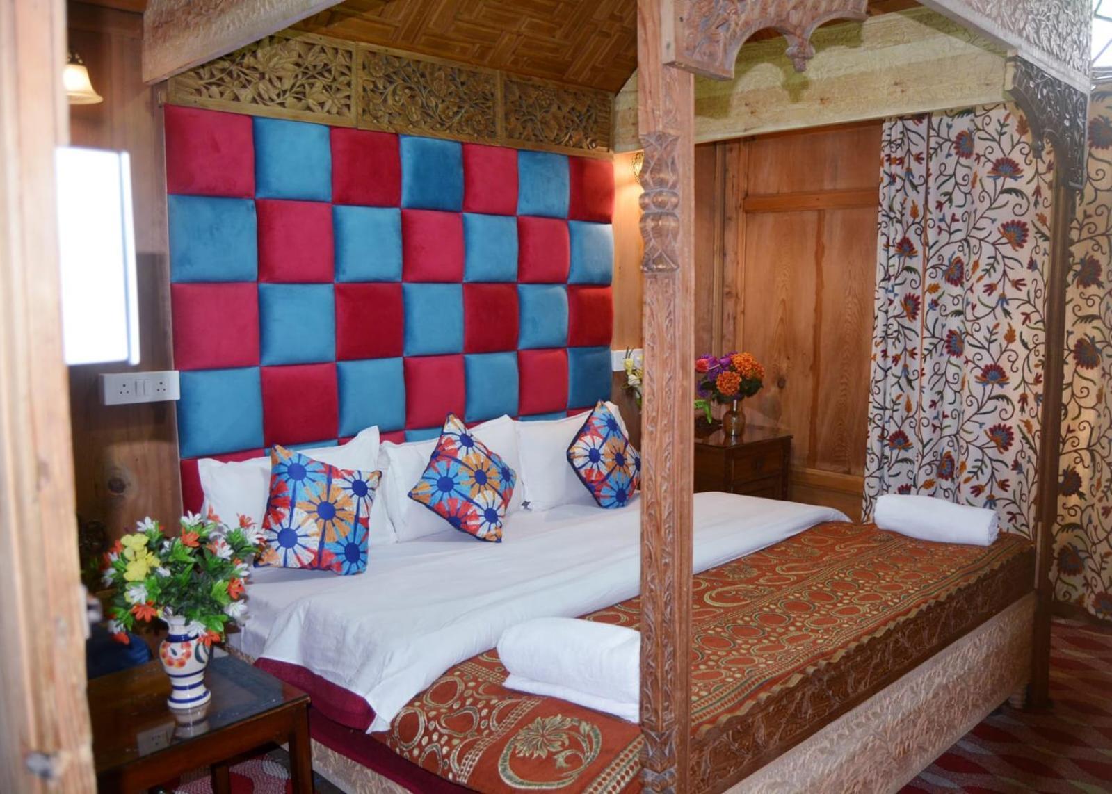 New Lakes Crown Group Of Houseboats Srīnagar エクステリア 写真